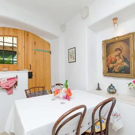 Draga - Traditional & In Center Appartement